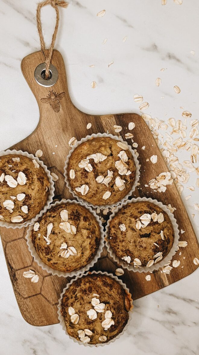 banana oat muffins