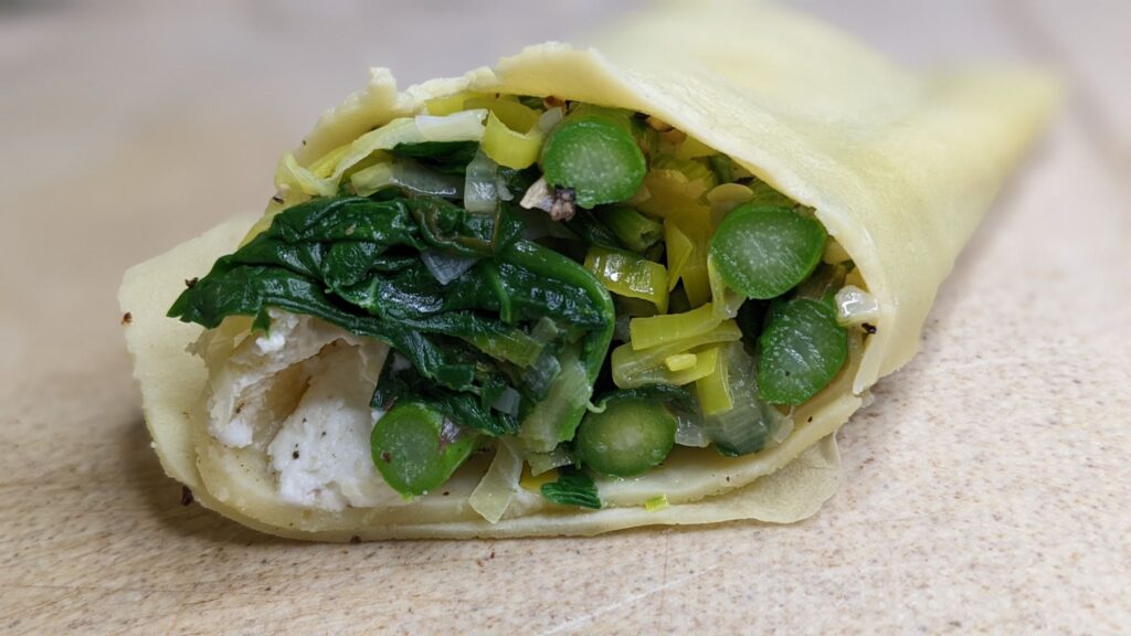 Stuffed Crêpes with Asparagus, leeks, spinach and goat cheese